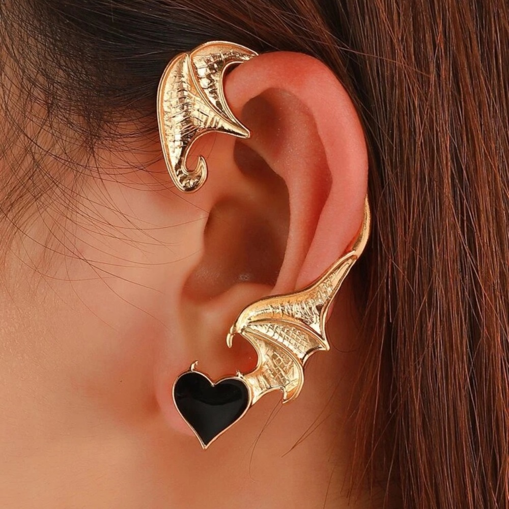 🦇 Awesome Metallic Left Ear Bat Wing Heart Ear Cuff 🦇